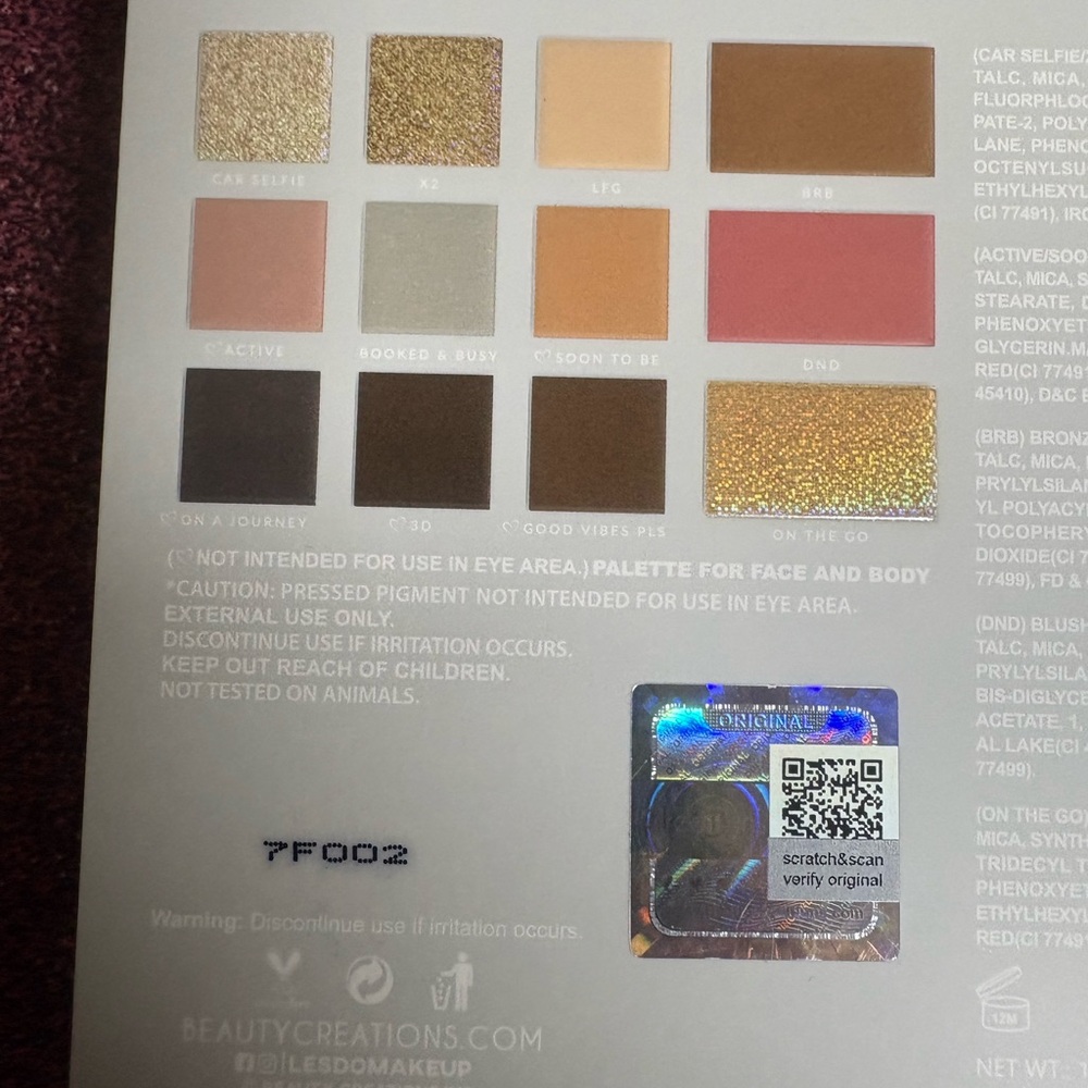 Neutral & Shimmer Face Palette -eye lashes